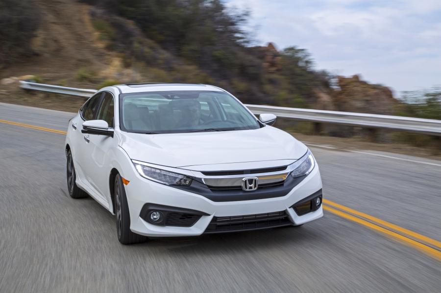  Honda Civic Touring Sedan (FC1) 2015 года  (NA) (фото 31 из 40)